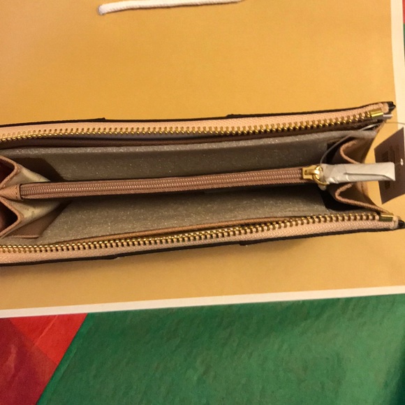 Michael Kors wallet - Picture 4 of 6